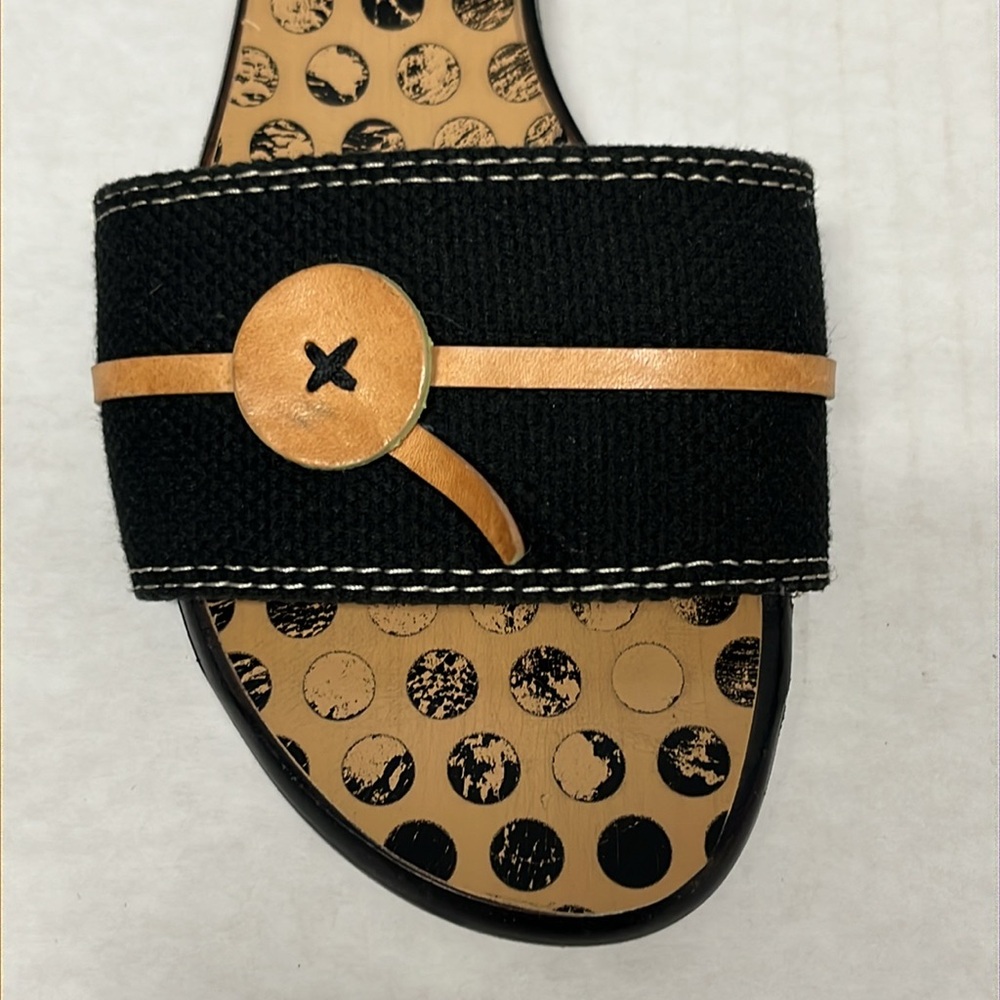 Kate spade black & tan Toby polka dot button detail slide leather sandals sz 7 - Picture 11 of 12